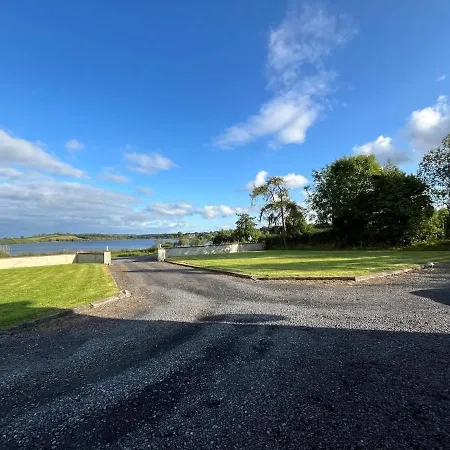 Loch View House In Loch Gowna *