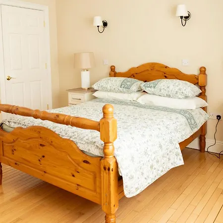 Loch View House In Loch Gowna *