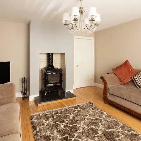 Loch View House In Loch Gowna