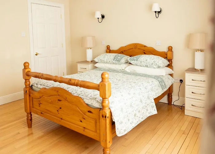 Loch View House In Loch Gowna *