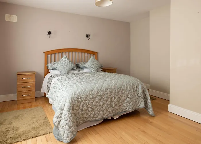 Loch View House In Loch Gowna